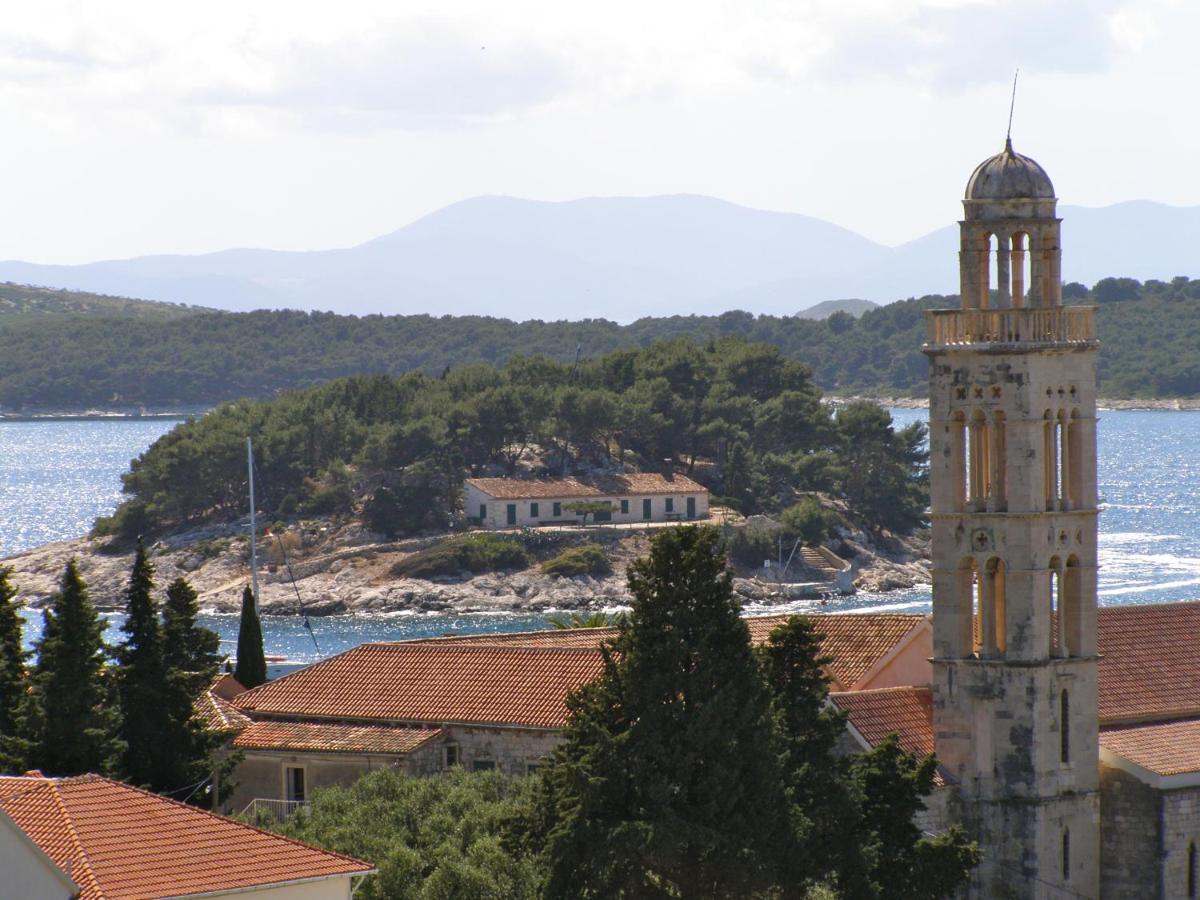 Apartment Elena 40 M2 With Beautiful Wide Sea Views 3 Stars Đảo Hvar Ngoại thất bức ảnh